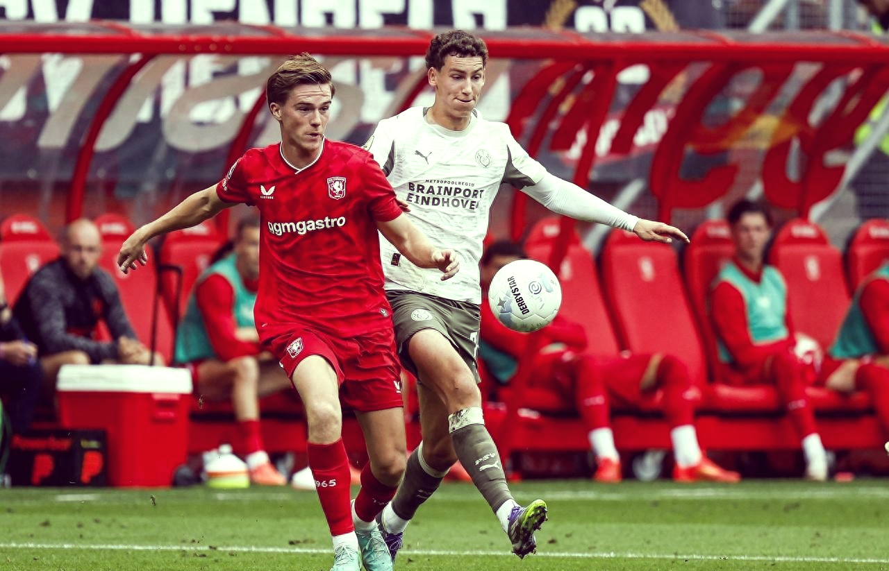 今夜埃因霍温单刀错失——荷甲节点到来，悬念犹存，纪律约束更严格